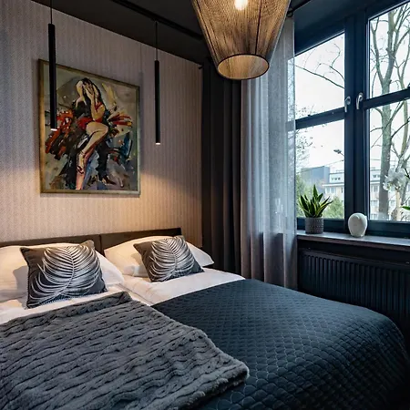 Pod Jasna Gora Teresy 4-3 Parking Gratis