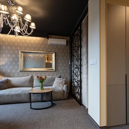Pod Jasna Gora Teresy 4-3 Parking Gratis Ченстохова