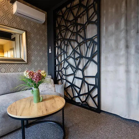 Pod Jasna Gora Teresy 4-3 Parking Gratis *