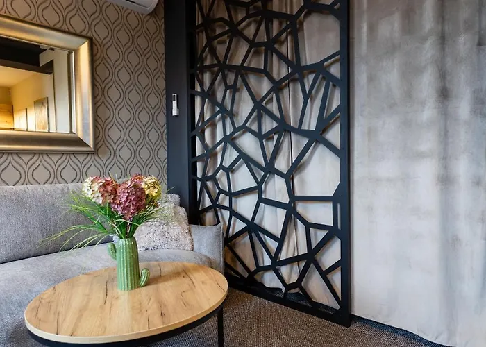 Pod Jasna Gora Teresy 4-3 Parking Gratis *